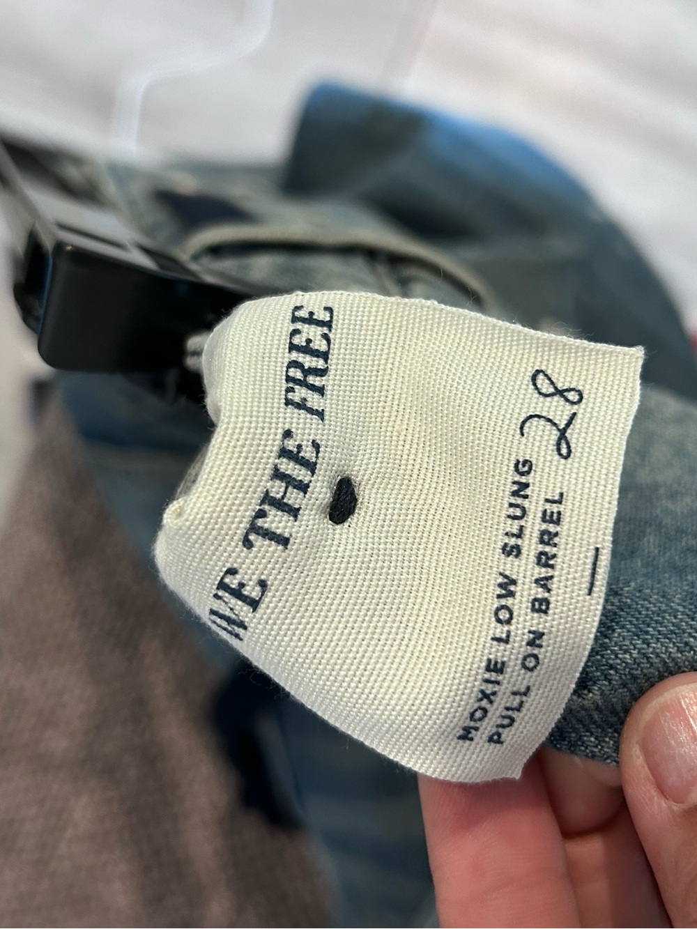 Free People We The Free Moxie Barrel Jeans Blue Paint Splatter Size 28 NWT Boho - Picture 10 of 13